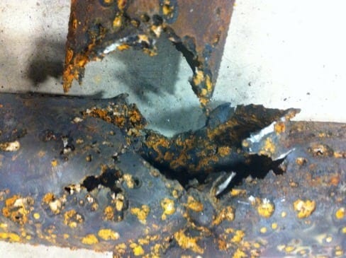 pipe failure due to oxygen corrosion attack